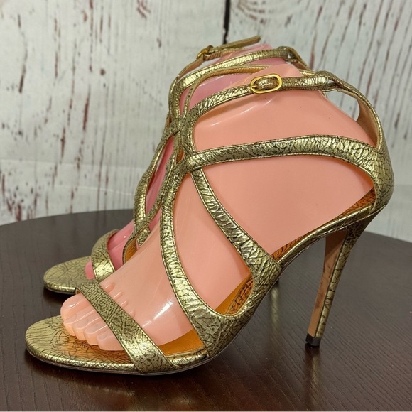 ALEXANDER MCQUEEN distressed crackled Gold leather gladiator strappy sandals 8 - Picture 4 of 17